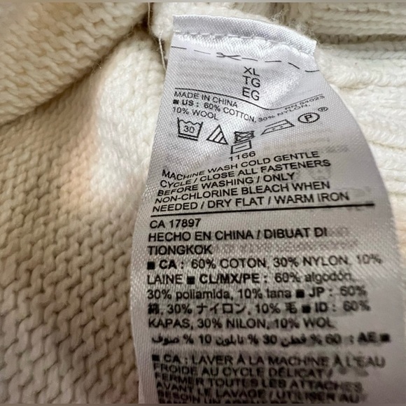 Old Navy women Cream and Gray Cardigan Sweater Size XL - Picture 5 of 9